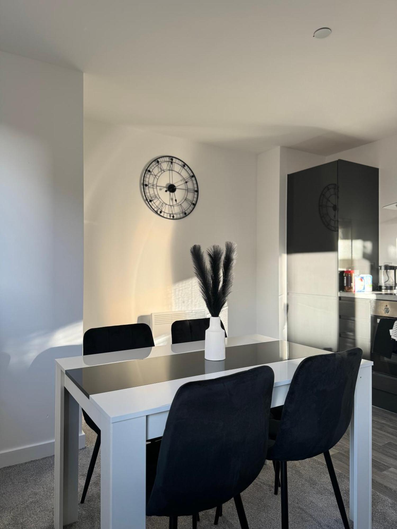 Stylish Retreat, Heart Of The Action, Netflix Апартаменты *